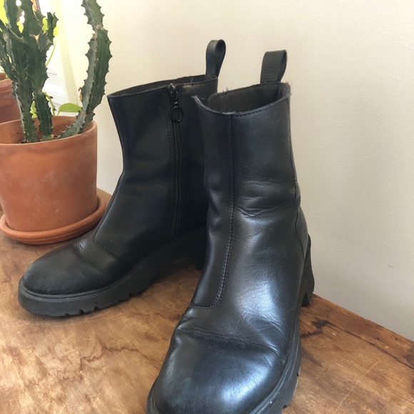 Camper Milah Gore-Tex Black Ankle Boots with Chunky Sole - Picture 4 of 9